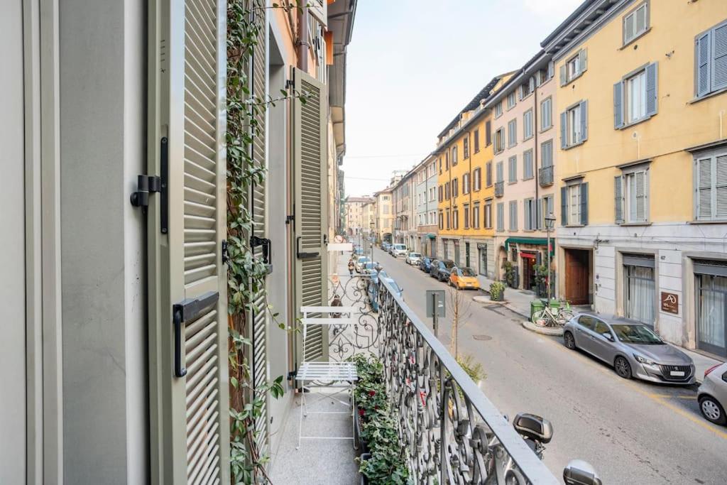 Bergamo Center Suite Mia - Modern & Green + Wifi Bagian luar foto